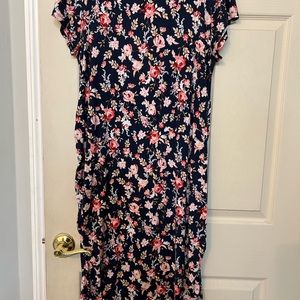 Time and Tru. XL 16-18. Ruched sides. Navy dress with flowers. Some fading.